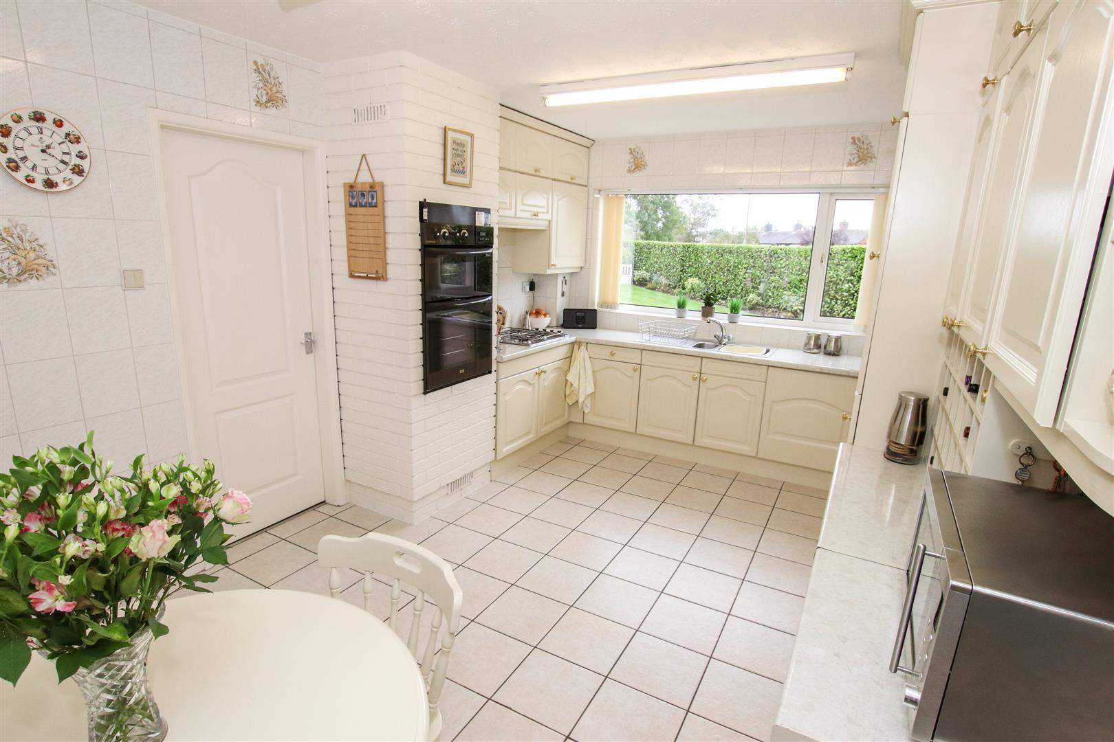 FITTED KITCHEN / BREAKFAST ROOM